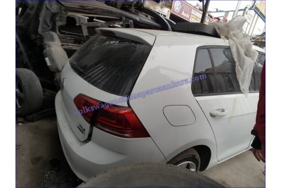 Volkswagen golf 7 çıkma çamurluk